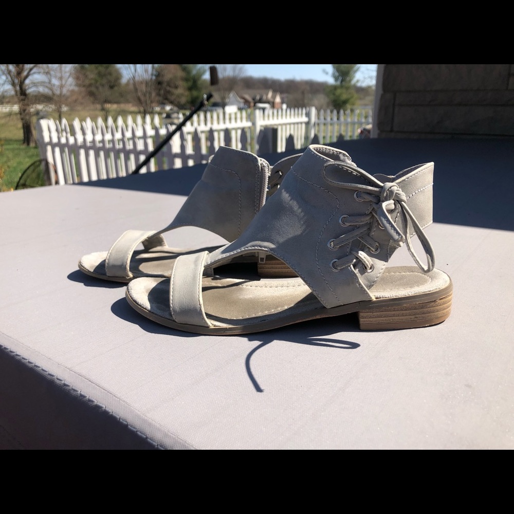 Gray Sandals Size 7
